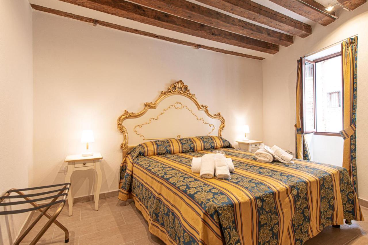 Ca' Leoncino - Canal Front Apartament
