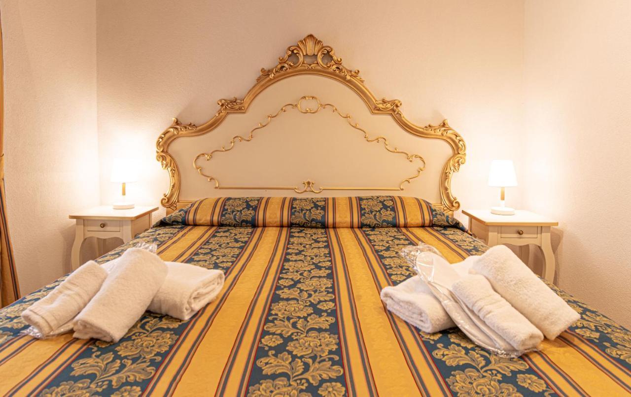 Ca' Leoncino - Canal Front Apartamento